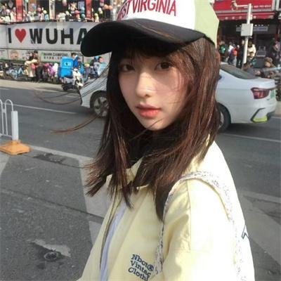 衣衫褴褛的罗尼